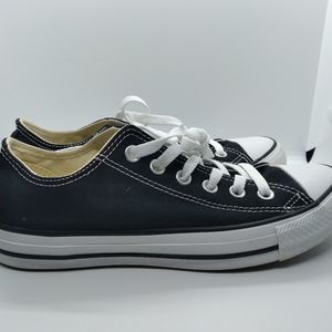 Converse Black Men's size 6 / woman's size 8 like-new